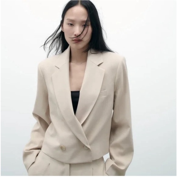 Zara Jackets & Blazers - NWT ZARA DOUBLE BREASTED CROP BLAZER Size XL Cream Off-white